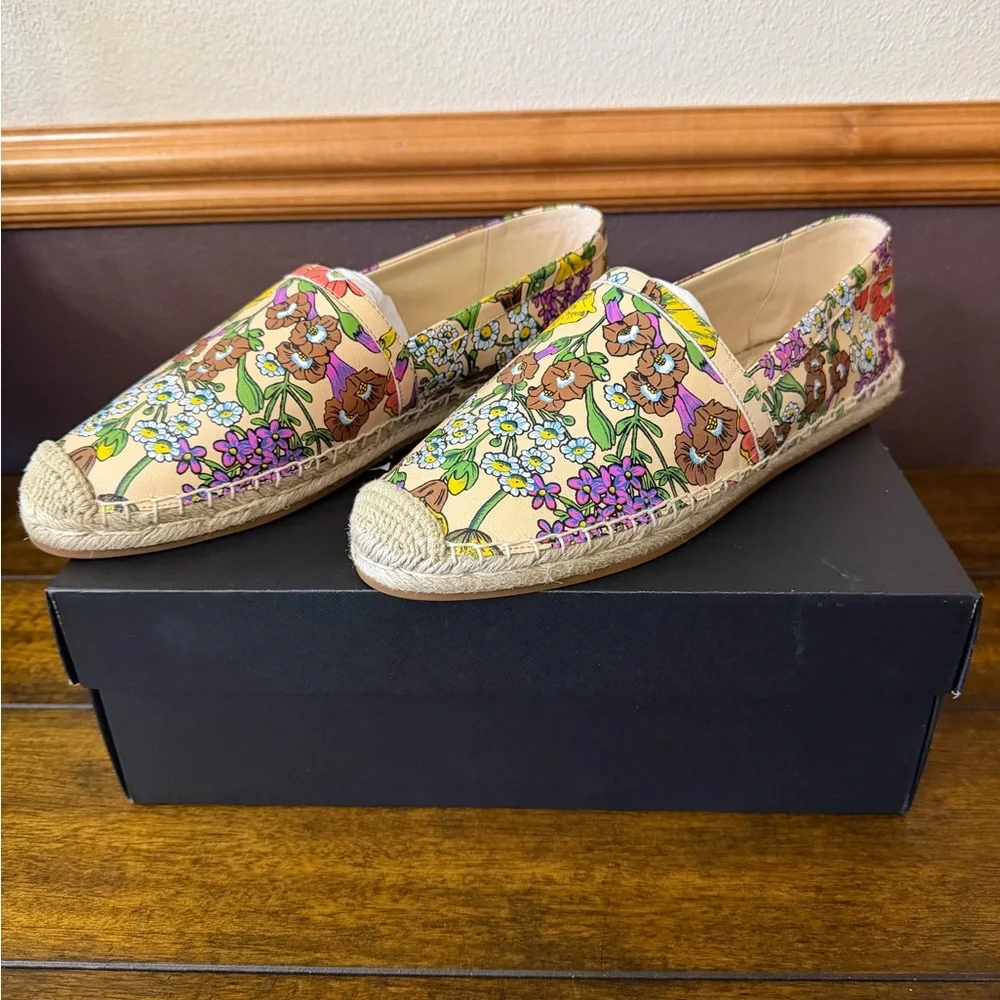 ✨NIB - Coach Women’s Collins Floral Printed Leather Espadrille Flats✨ - Picture 2 of 9